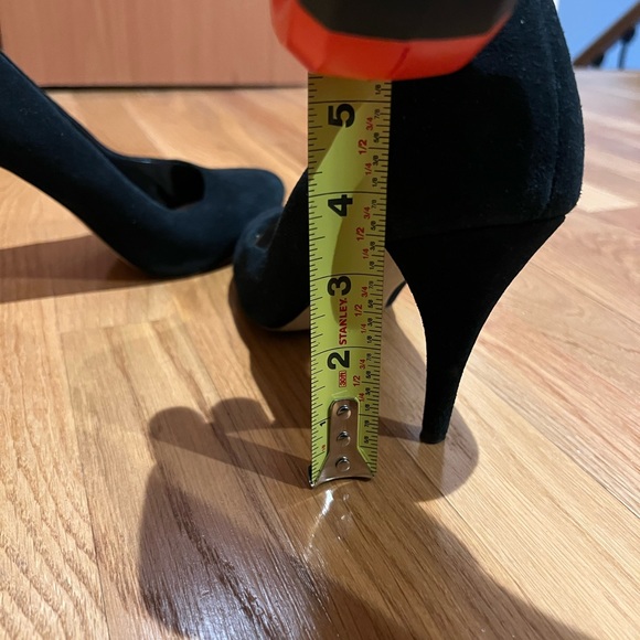Steve Madden Black Suede Unityy Pump - Size 10 - Picture 12 of 12